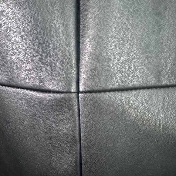 Michael Kors Elegant Black Leather Pencil Skirt - Picture 7 of 8